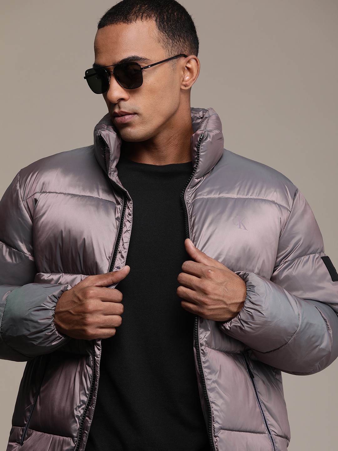 

Calvin Klein Jeans Men Solid Mock Collar Puffer Jacket, Grey