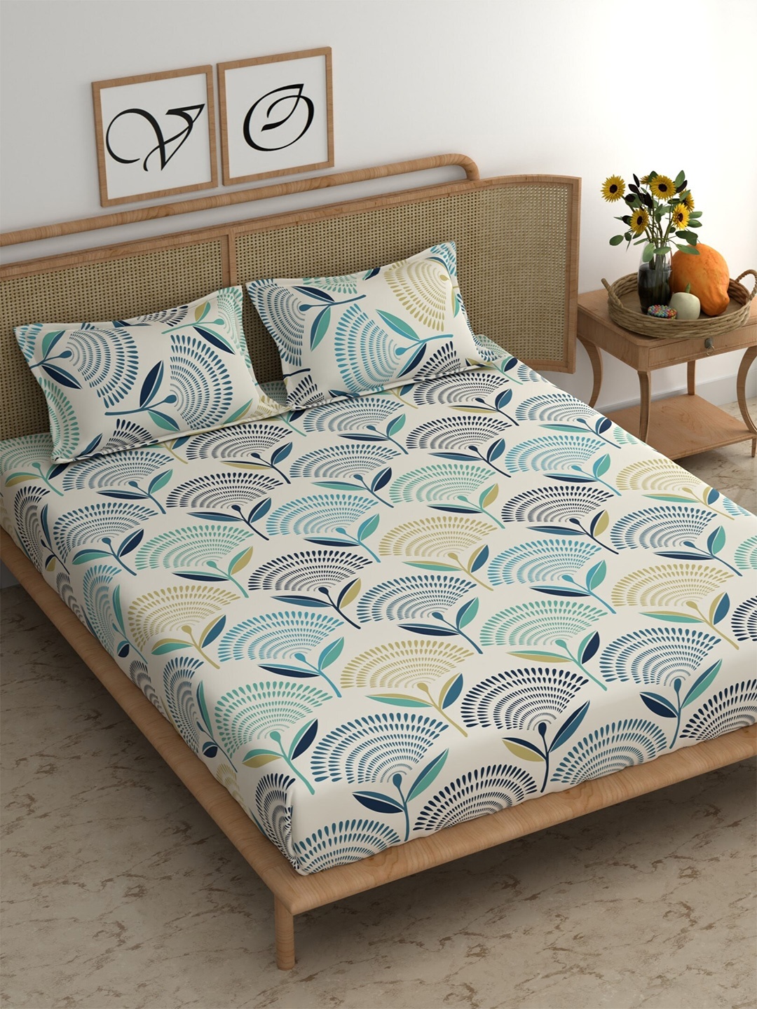 

CHHAVI INDIA White & Blue Floral 210 TC King Bedsheet with 2 Pillow Covers