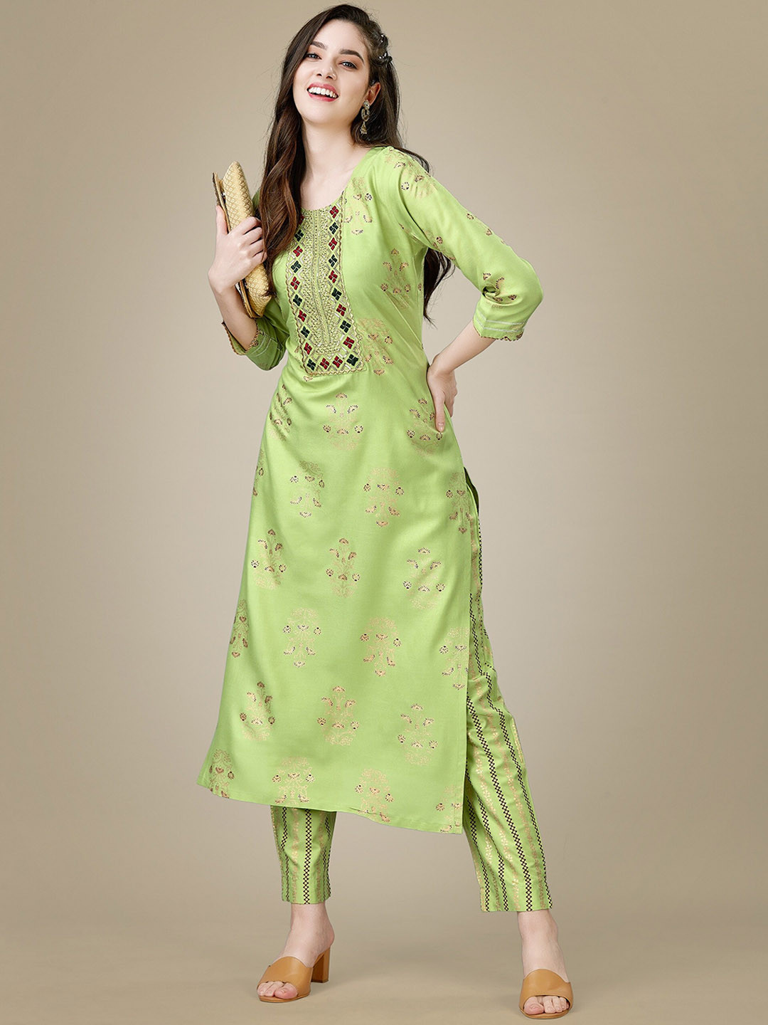 

eshami Yoke Design Ethnic Motifs Sequinned Regular Kurta with Trousers, Lime green