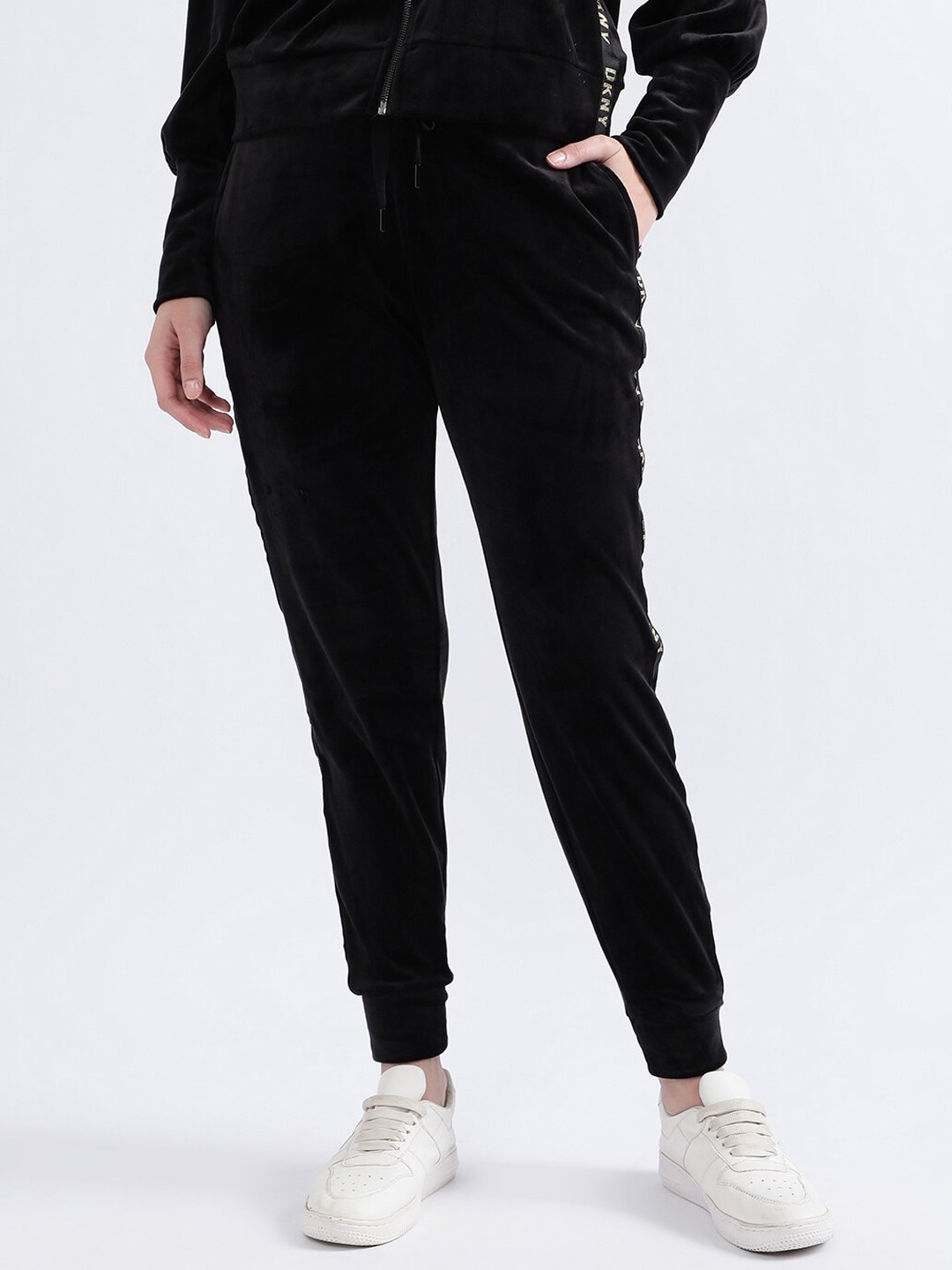 

DKNY Women Side Tapered Joggers, Black