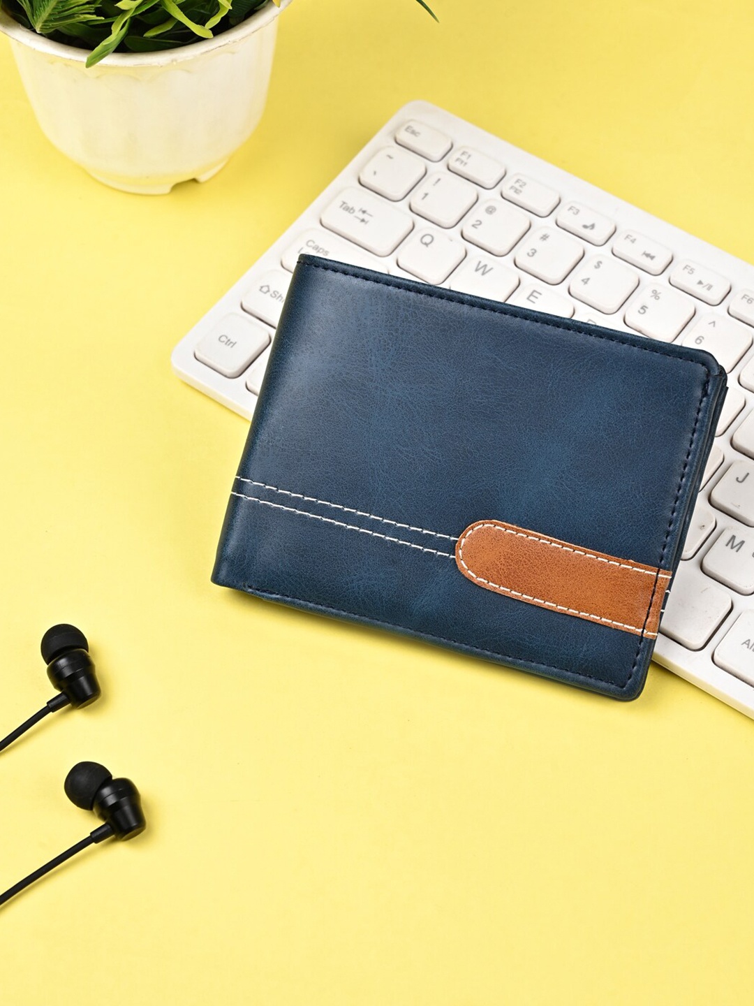 

WILD EDGE Two Fold Wallet, Blue