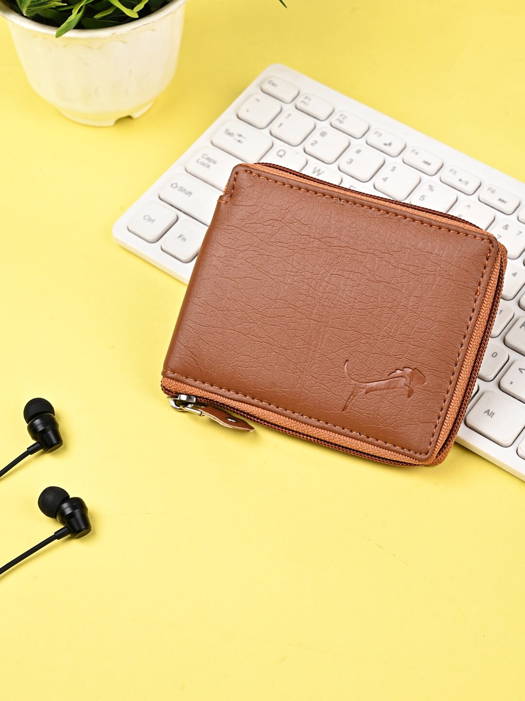 

WILD EDGE Zip Around Wallet, Tan