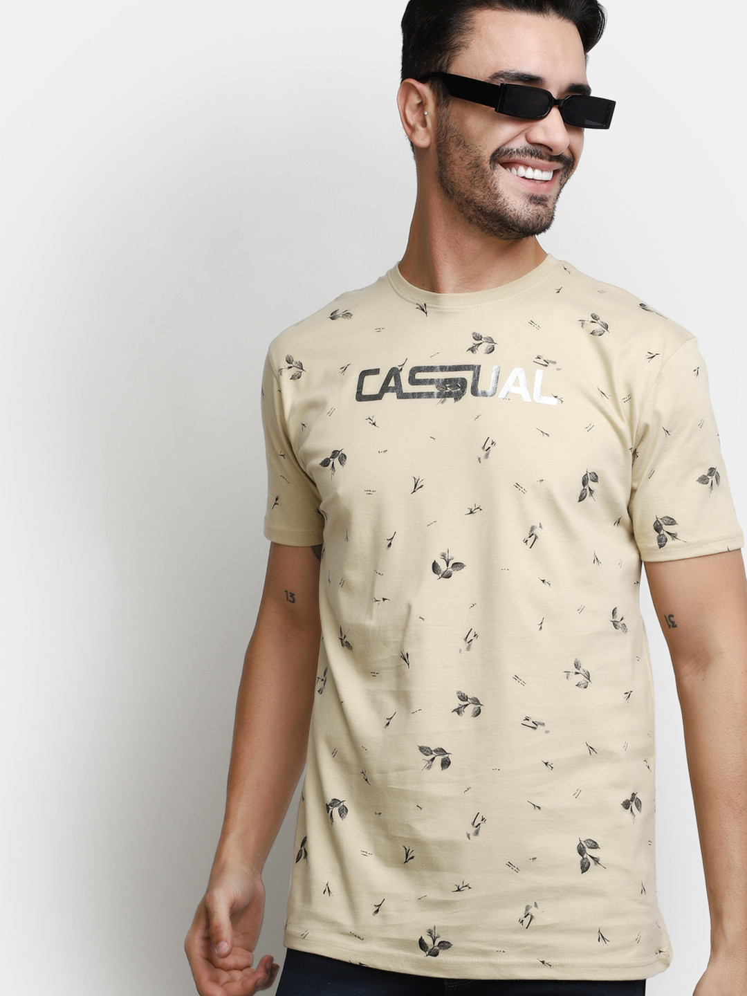 

V-Mart Typography Printed Pockets T-shirt, Beige