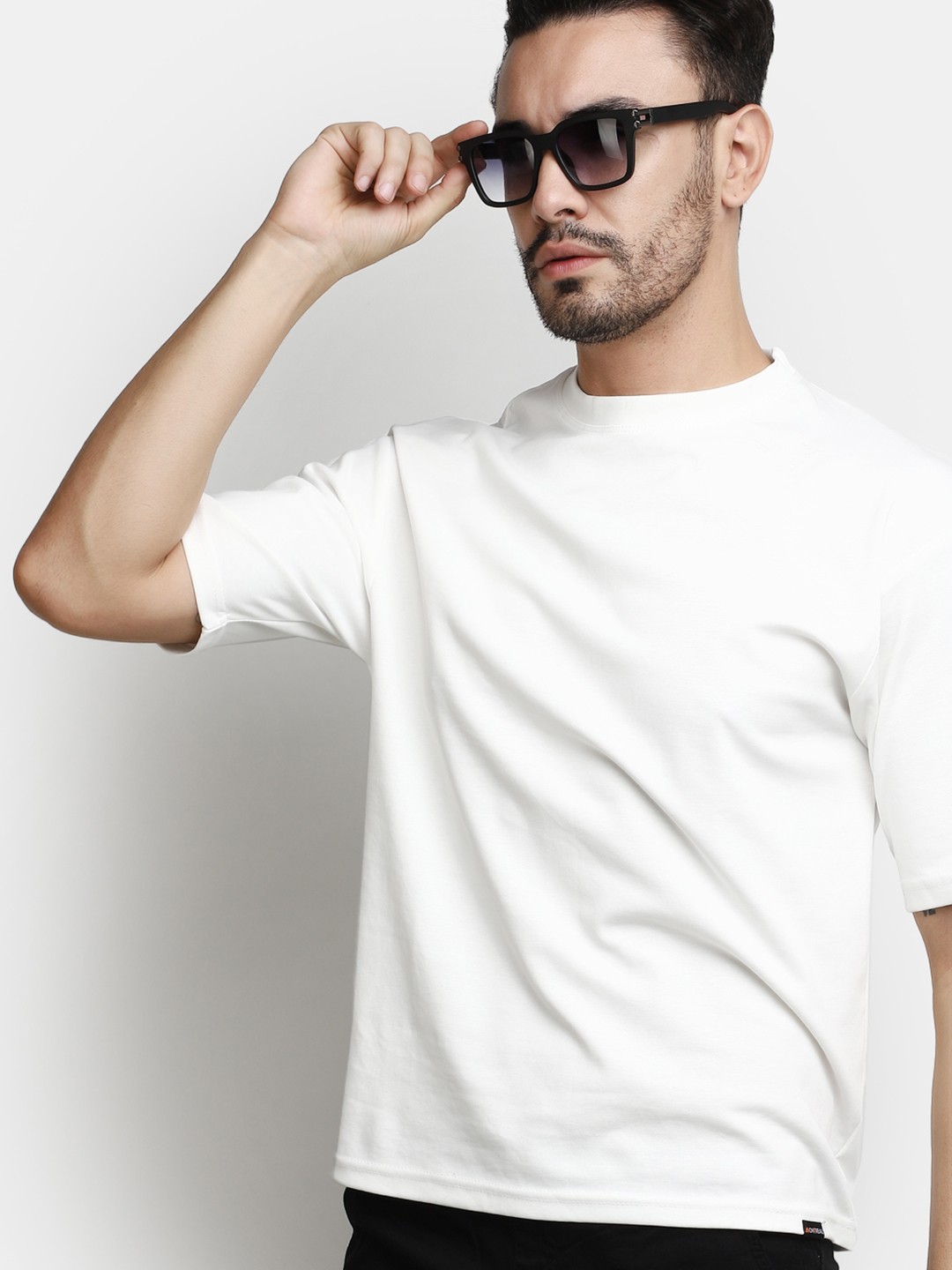

V-Mart Round Neck Cotton T-shirt, White