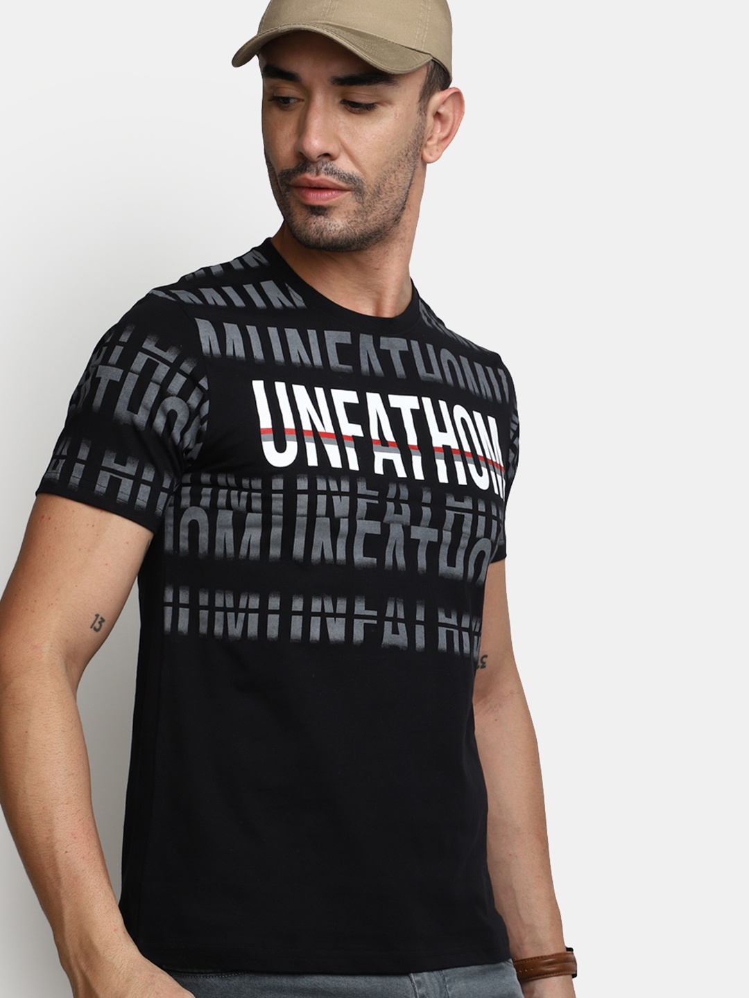 V-Mart Typography Printed Slim Fit T-shirt, Black