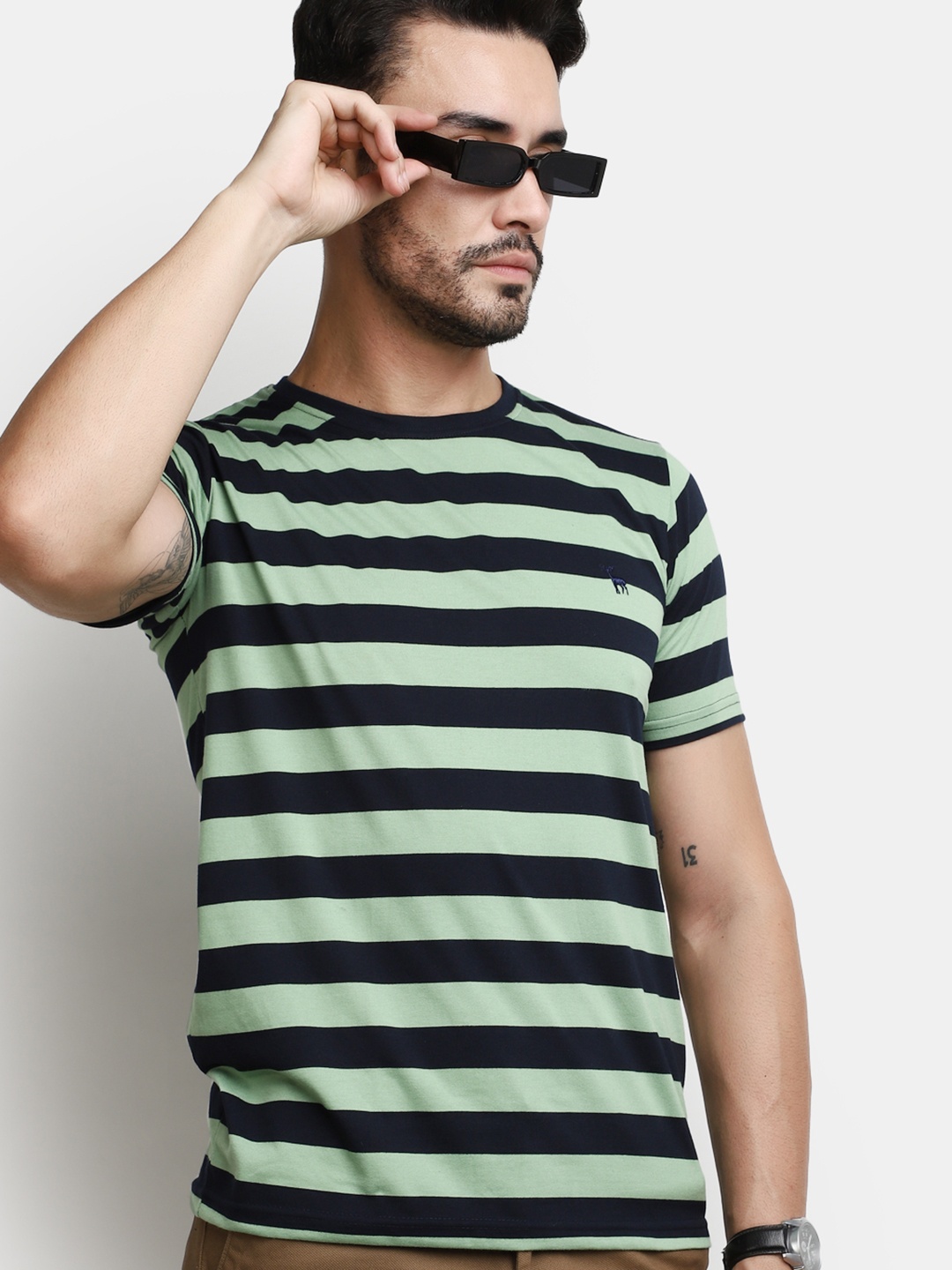 

V-Mart Striped Cotton Slim Fit T-shirt, Green