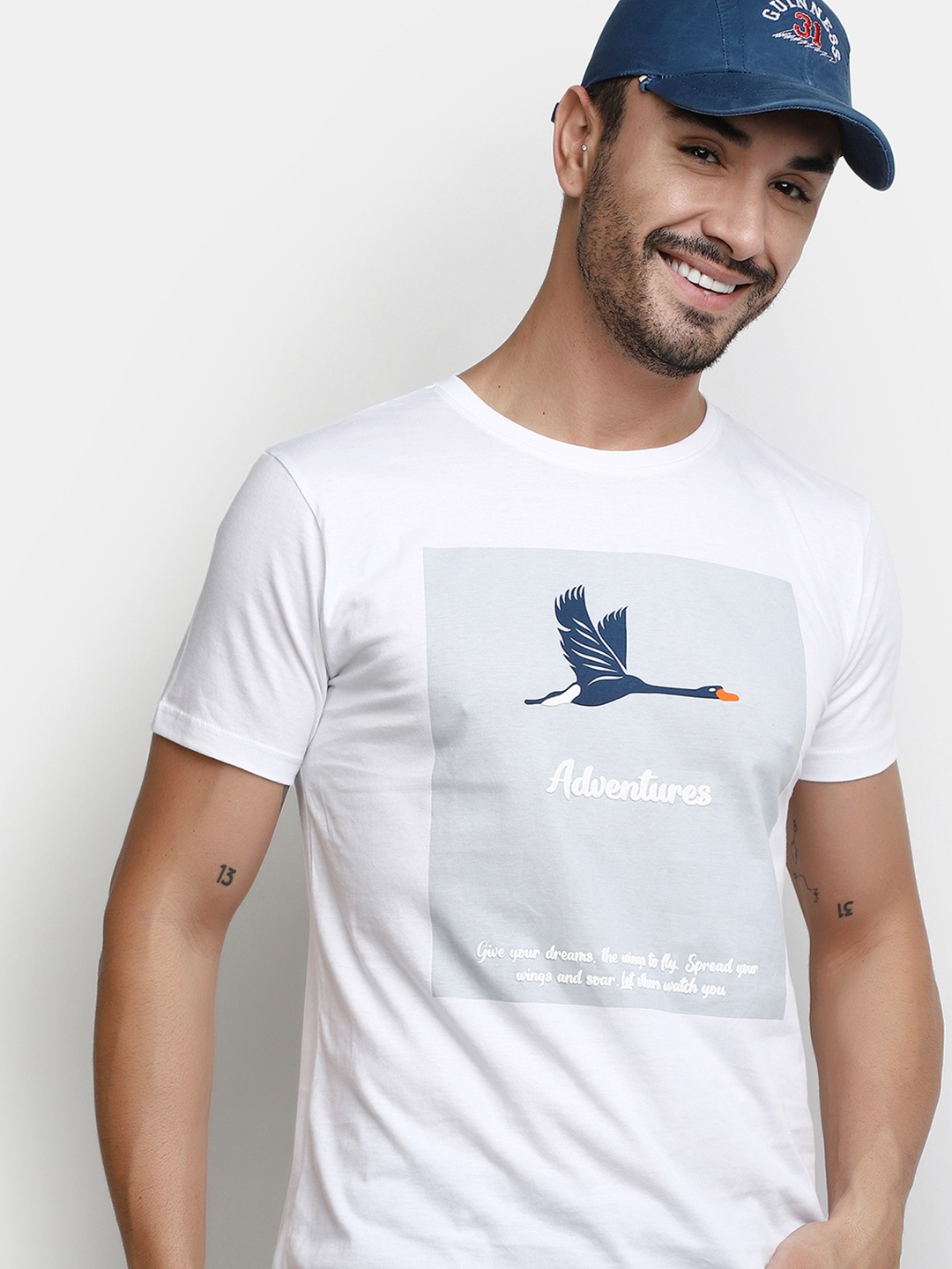 

V-Mart Graphic Printed Cotton Slim Fit T-shirt, White