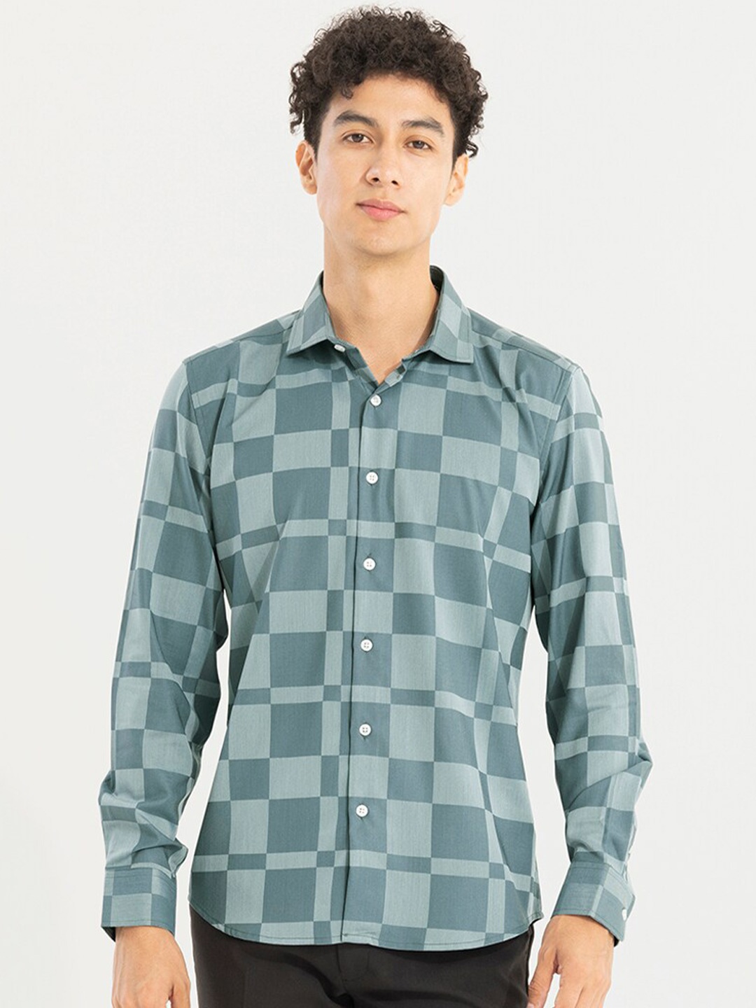 

Snitch Grey Classic Slim Fit Checked Casual Cotton Shirt