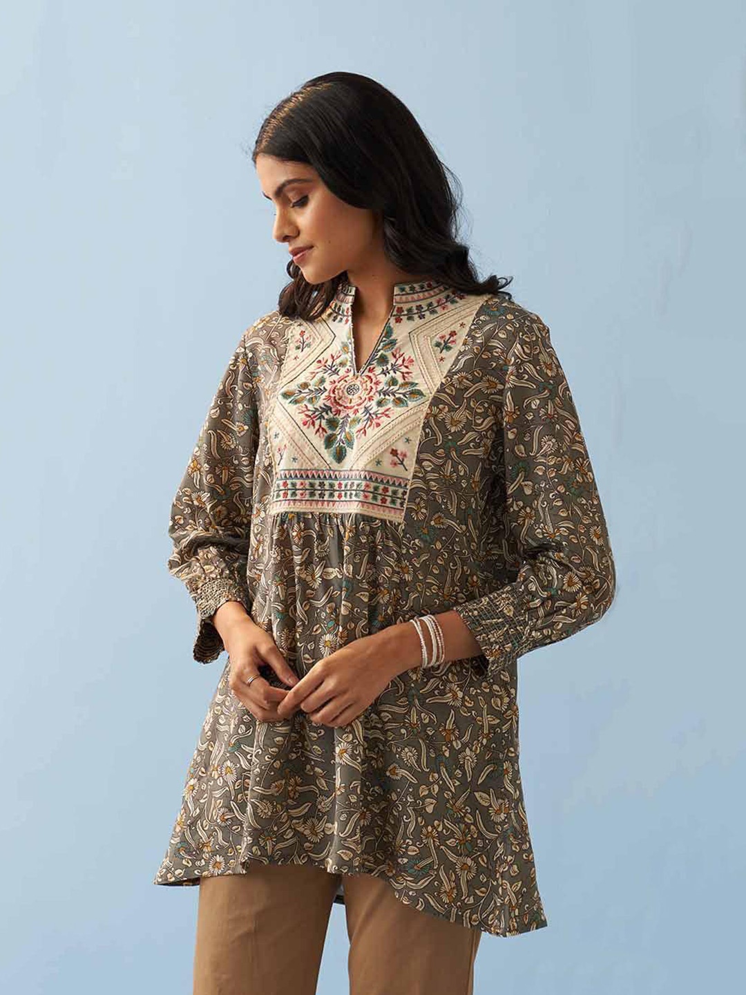 

Lakshita Floral Printed Mandarin Collar Tunic, Grey