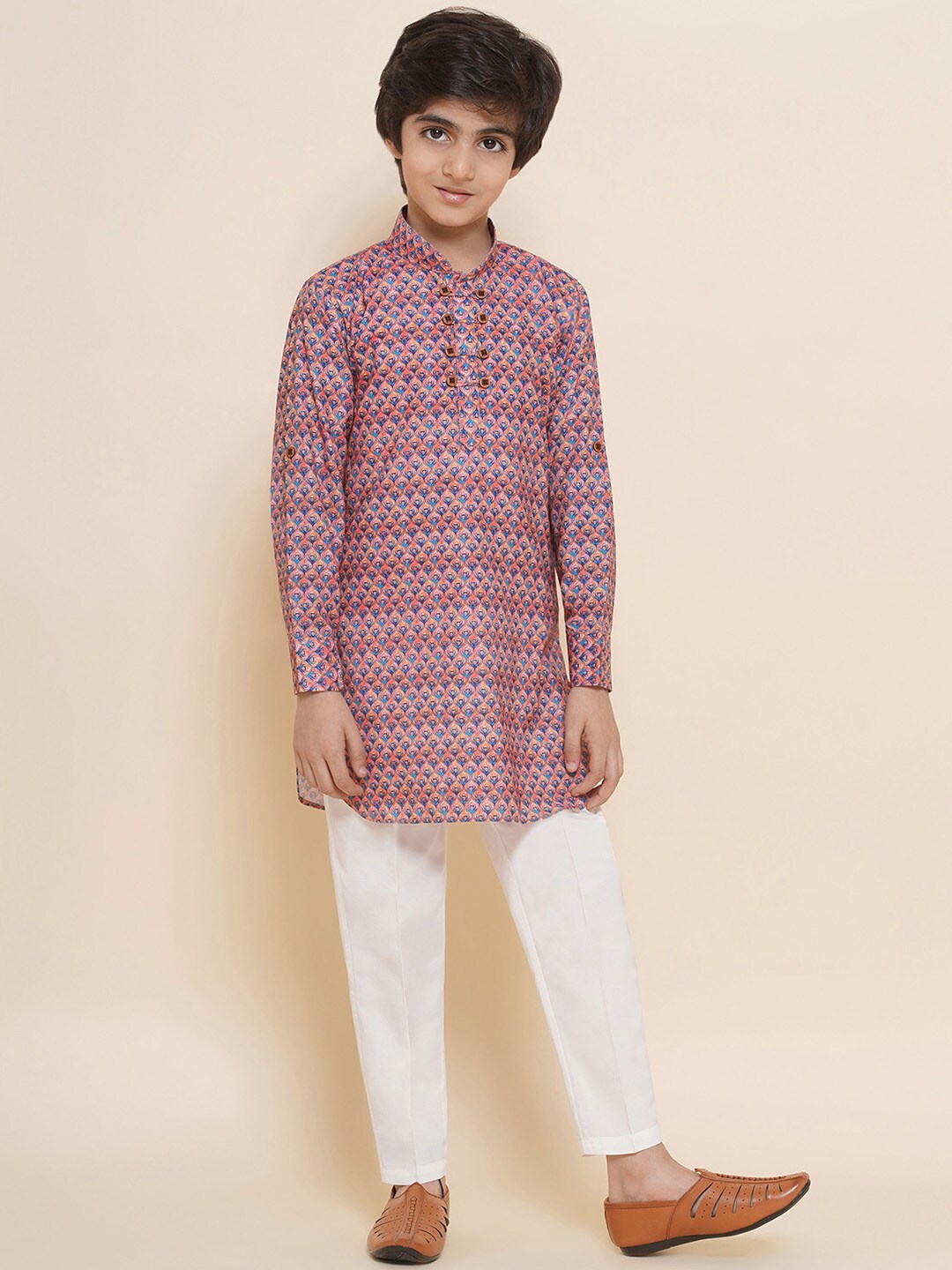 

Aj DEZInES Boys Ethnic Printed Mandarin Collar Straight Kurta with Trousers, Pink