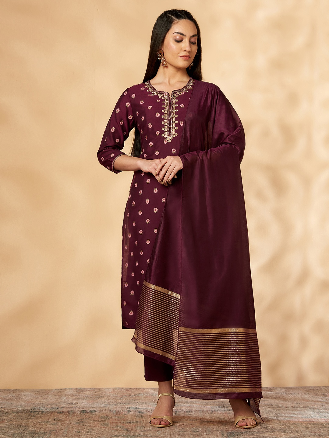 

IMARA Floral Printed Sequinned Detail Kurta & Trousers With Dupatta, Maroon