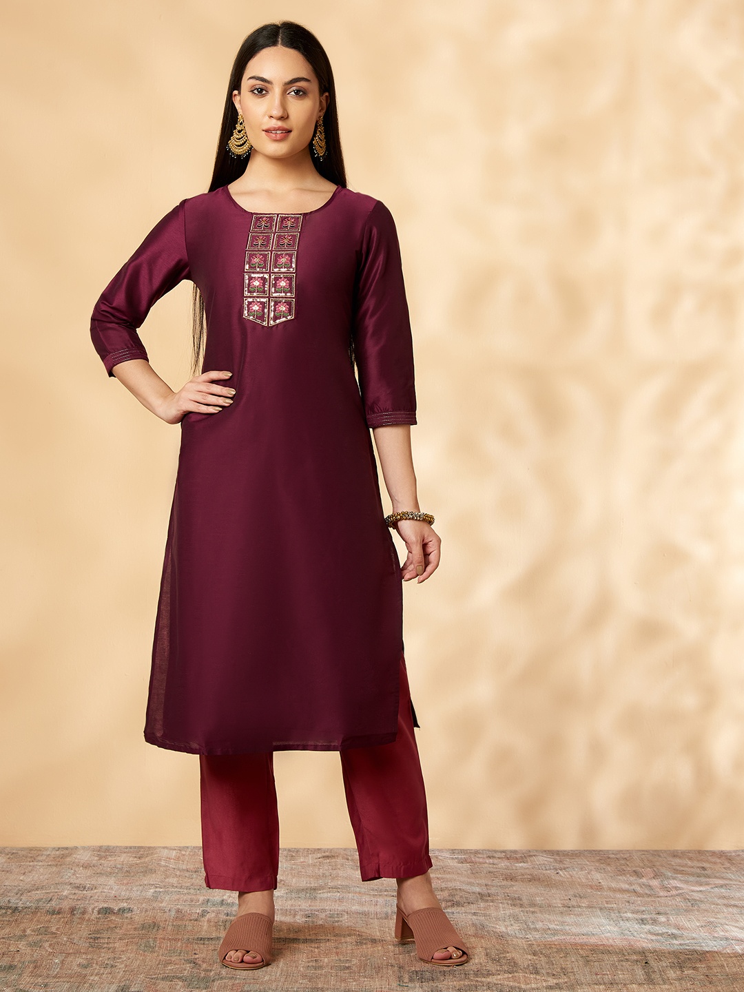 

IMARA Mandarin Collar Yoke Design Floral Embroidered Kurta With Trousers, Maroon