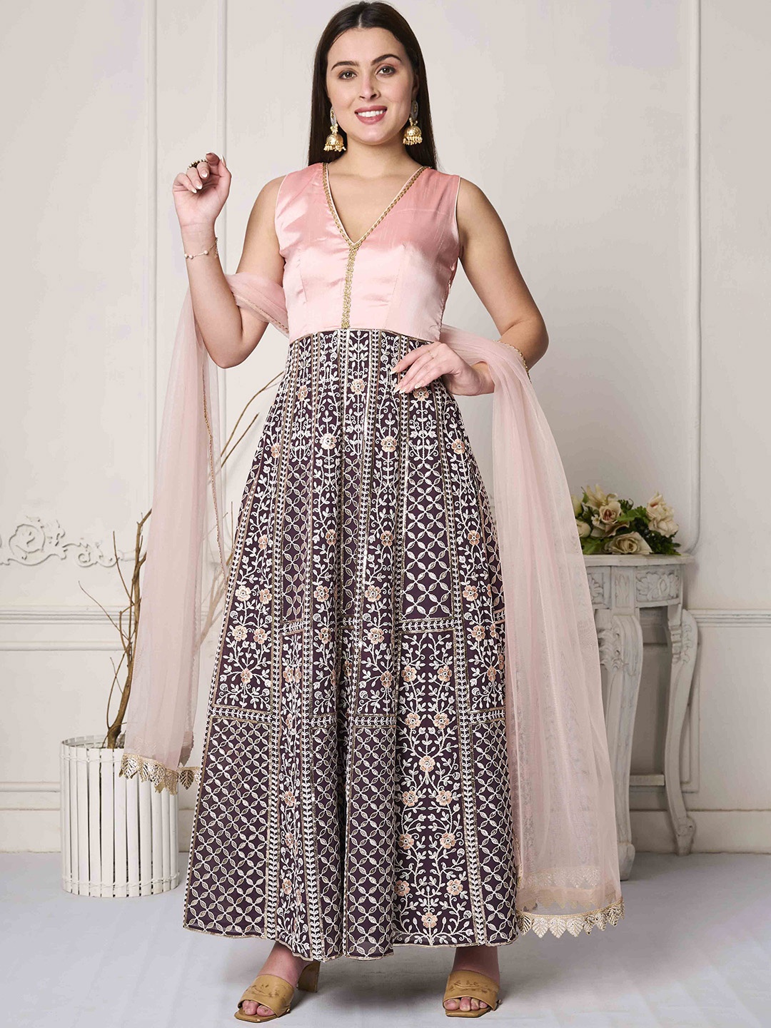 

Ethnovog Ethnic Motifs Emroidered Regular Kurta & Churidar With Dupatta, Purple