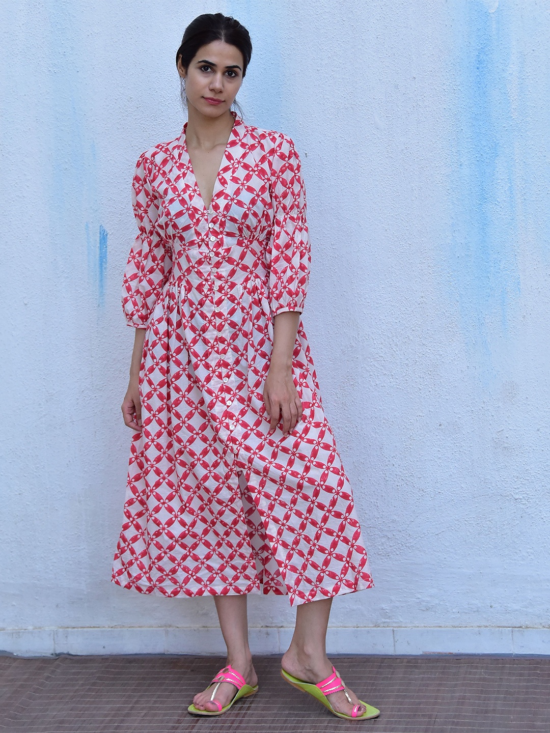 

Chidiyaa Floral Printed Smocked Pure Cotton A-Line Midi Dress, White