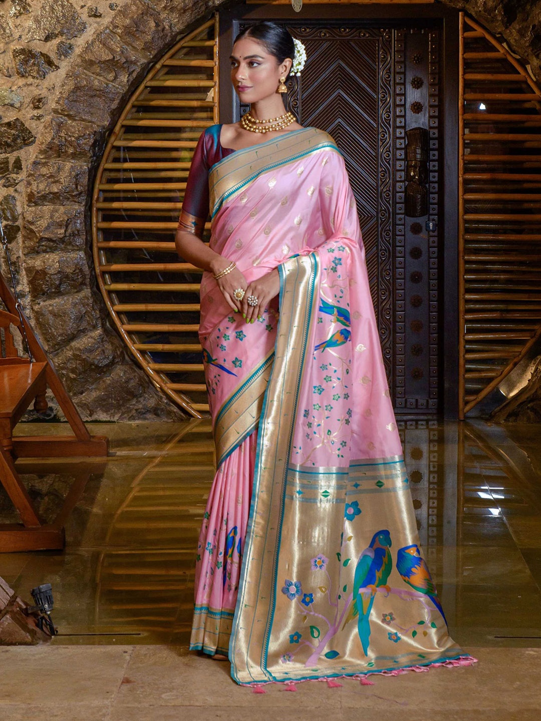 

Mitera Woven Design Zari Silk Blend Paithani Saree, Pink