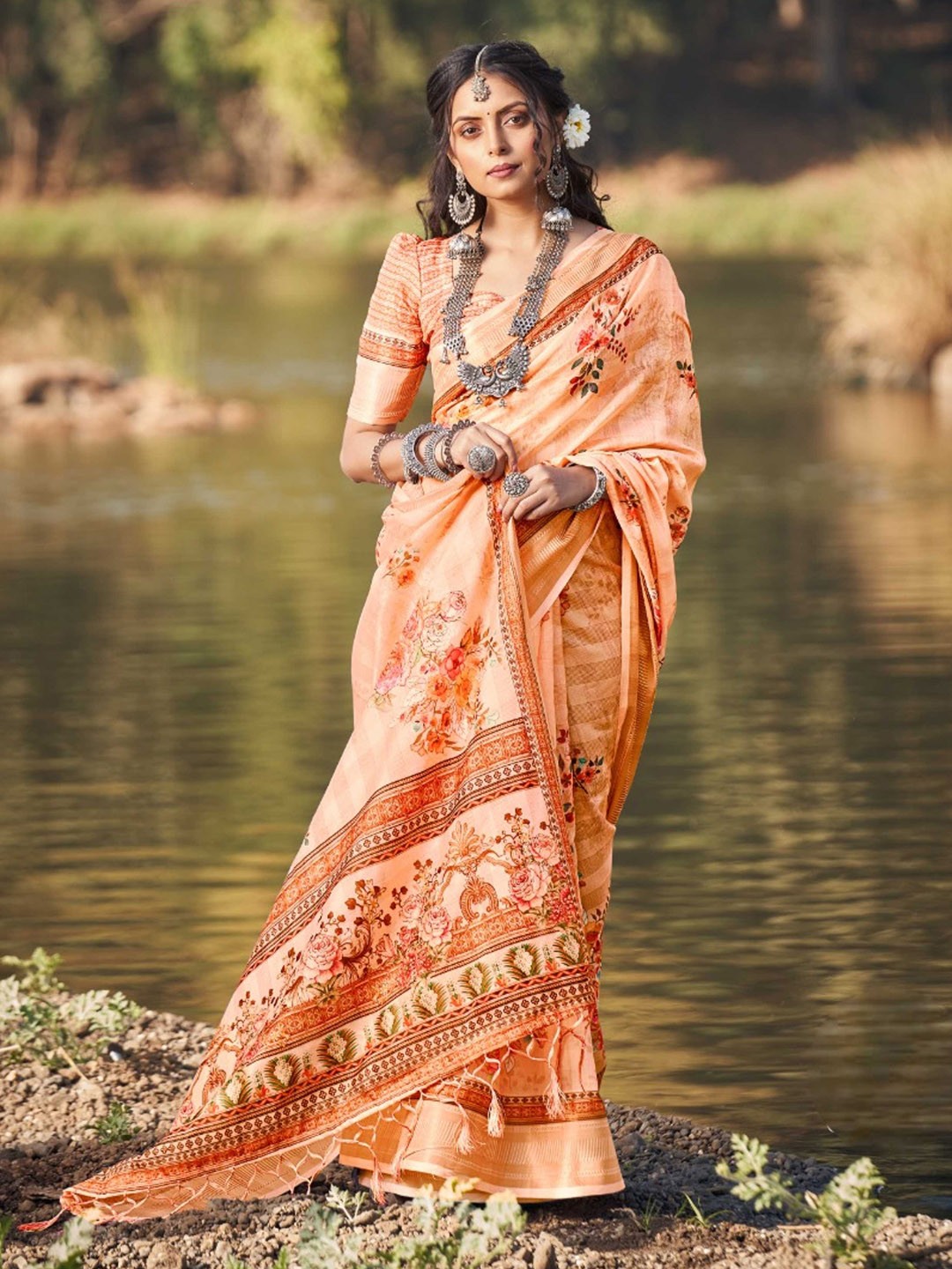 

Mitera Floral Printed Zari Pure Cotton Saree, Peach