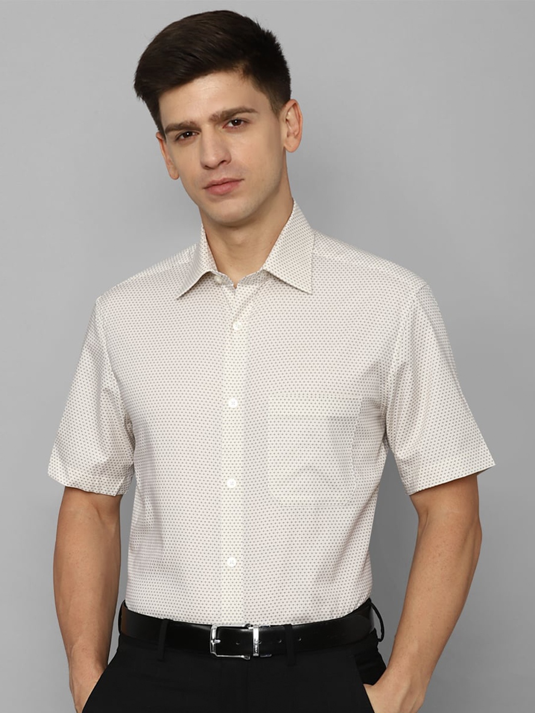 

Louis Philippe Slim Fit Opaque Printed Pure Cotton Formal Shirt, Beige