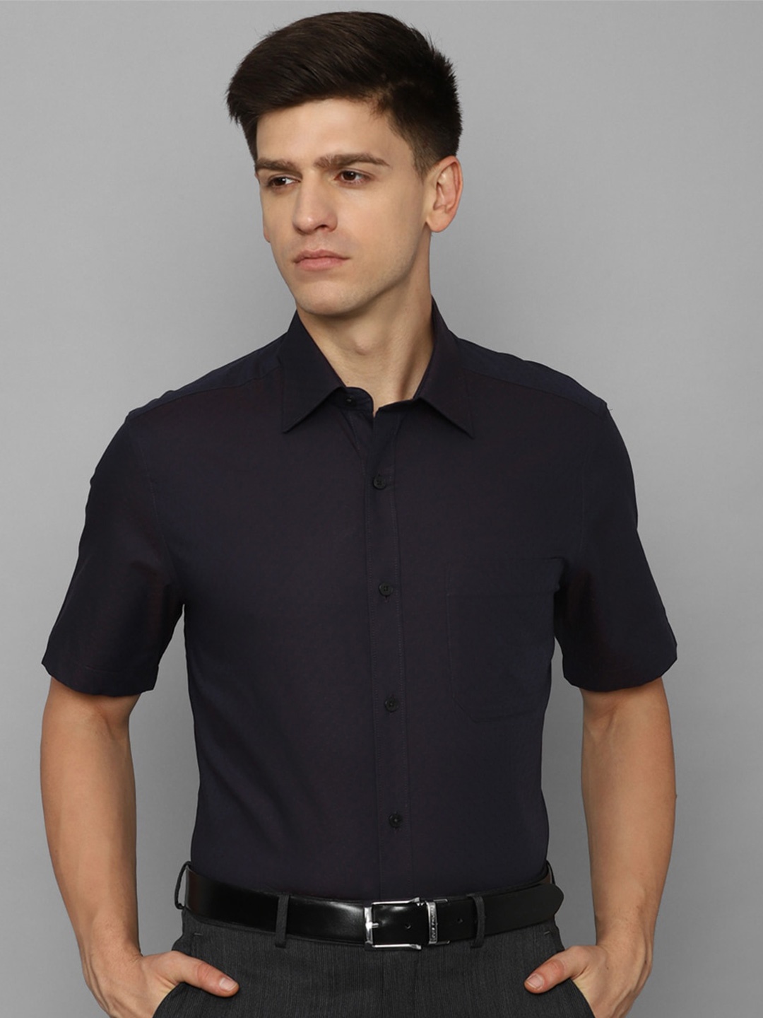 

Louis Philippe Slim Fit Pure Cotton Formal Shirt, Navy blue