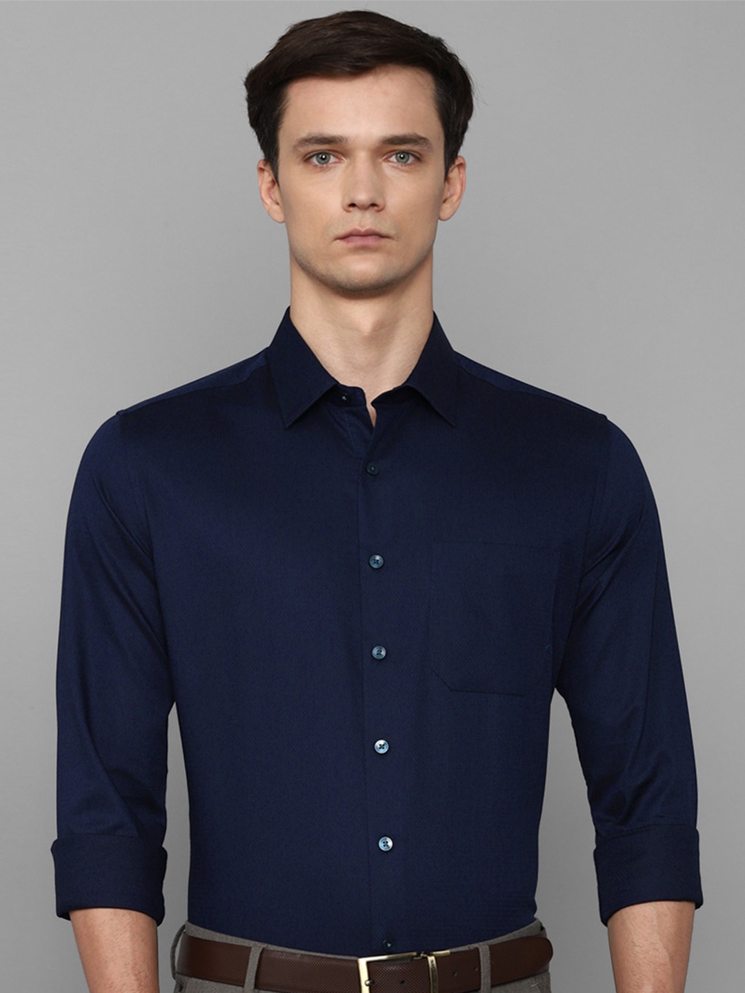 

Louis Philippe Spread Collar Slim Fit Opaque Formal Shirt, Navy blue