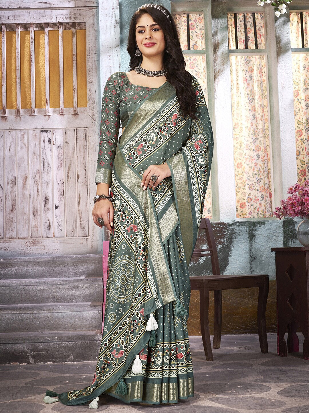 

Anouk Printed Zari Bandhani Saree, Sea green