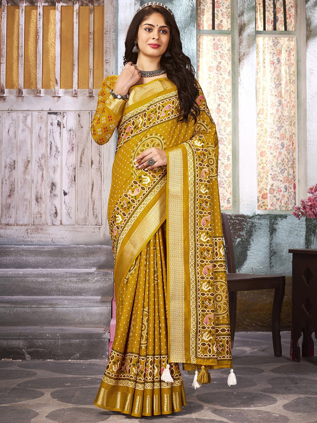 

Anouk Printed Zari Bandhani Saree, Mustard