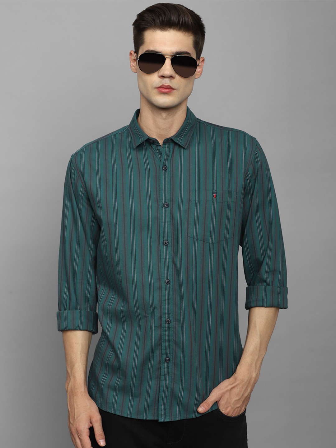 

Louis Philippe Jeans Slim Fit Striped Pure Cotton Casual Shirt, Green