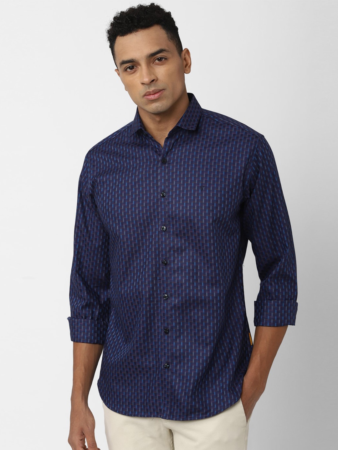

V Dot Slim Fit Geometric Printed Pure Cotton Casual Shirt, Navy blue