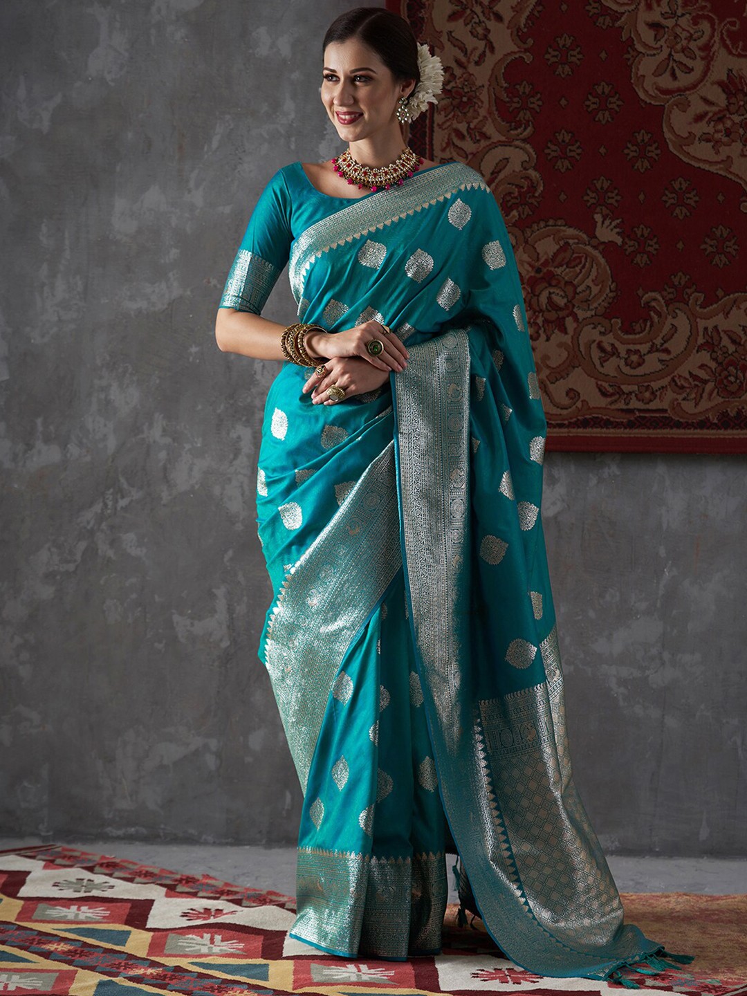 

Mitera Ethnic Motifs Woven Design Zari Silk Blend Kanjeevaram Saree, Blue
