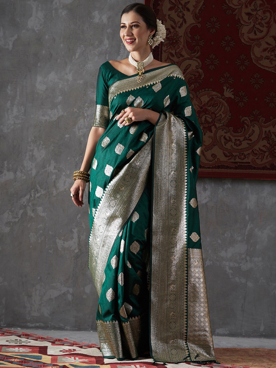 

Mitera Ethnic Motifs Woven Design Zari Silk Blend Kanjeevaram Saree, Green