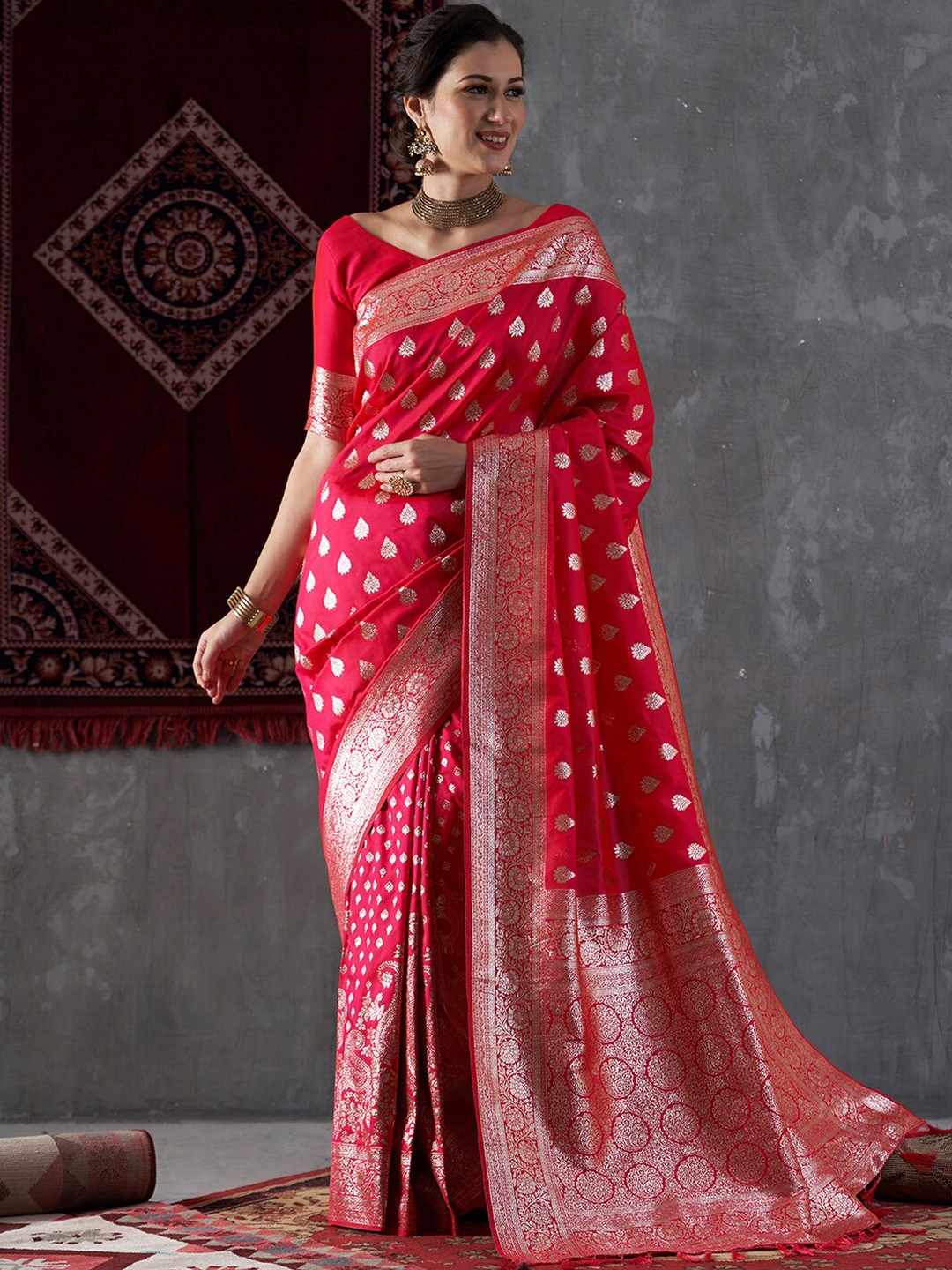 

Mitera Ethnic Motifs Woven Design Zari Silk Blend Kanjeevaram Saree, Pink