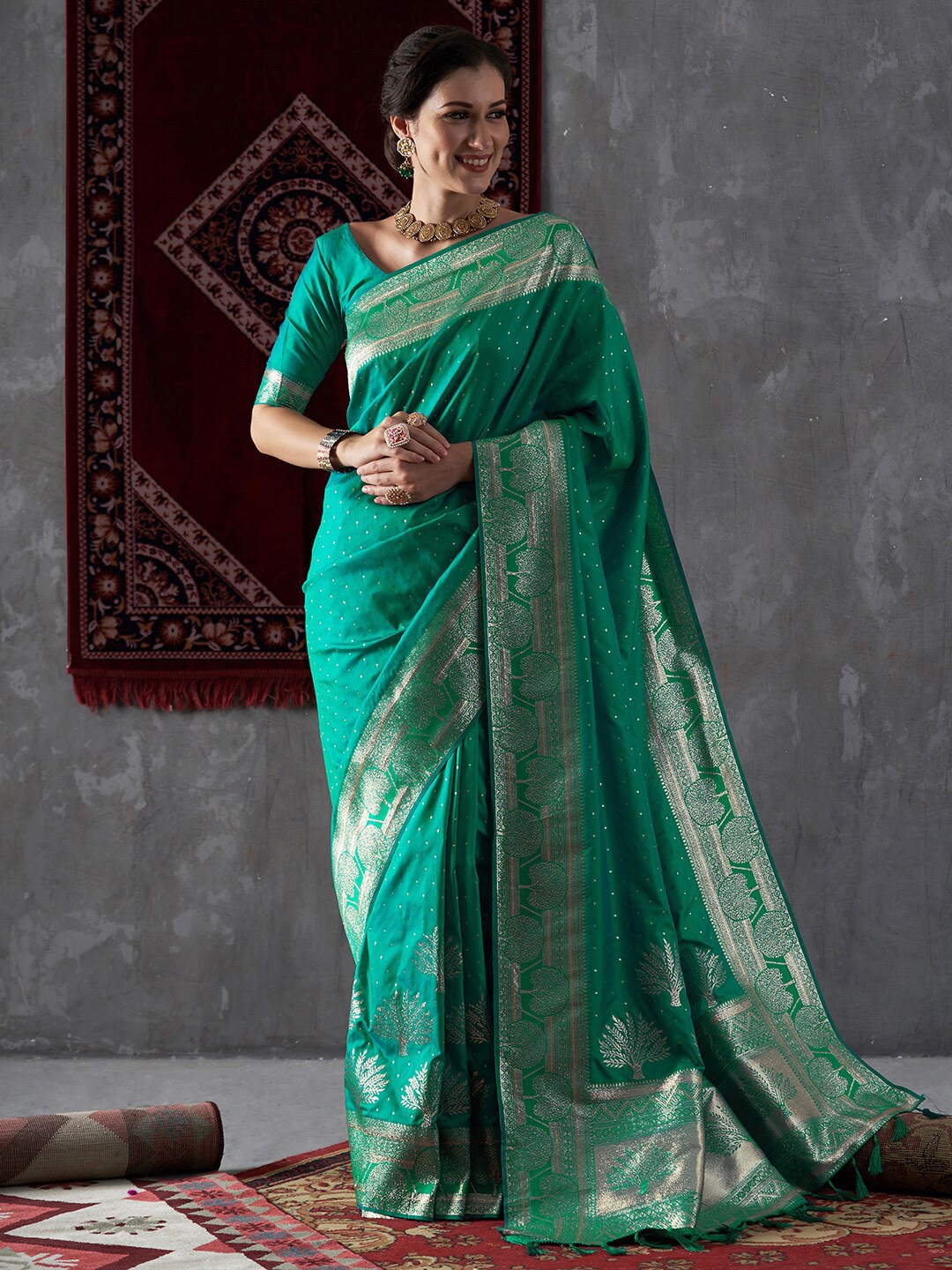 

Mitera Ethnic Motifs Woven Design Zari Kanjeevaram Saree, Sea green