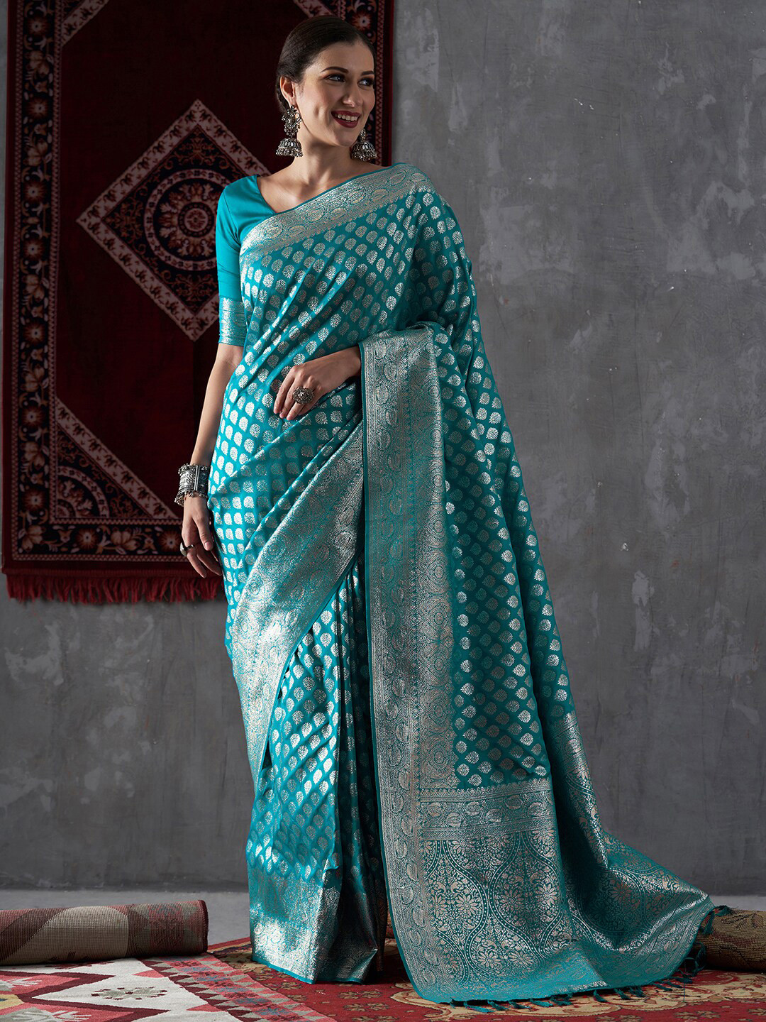 

Mitera Woven Design Zari Silk Blend Kanjeevaram Saree, Blue
