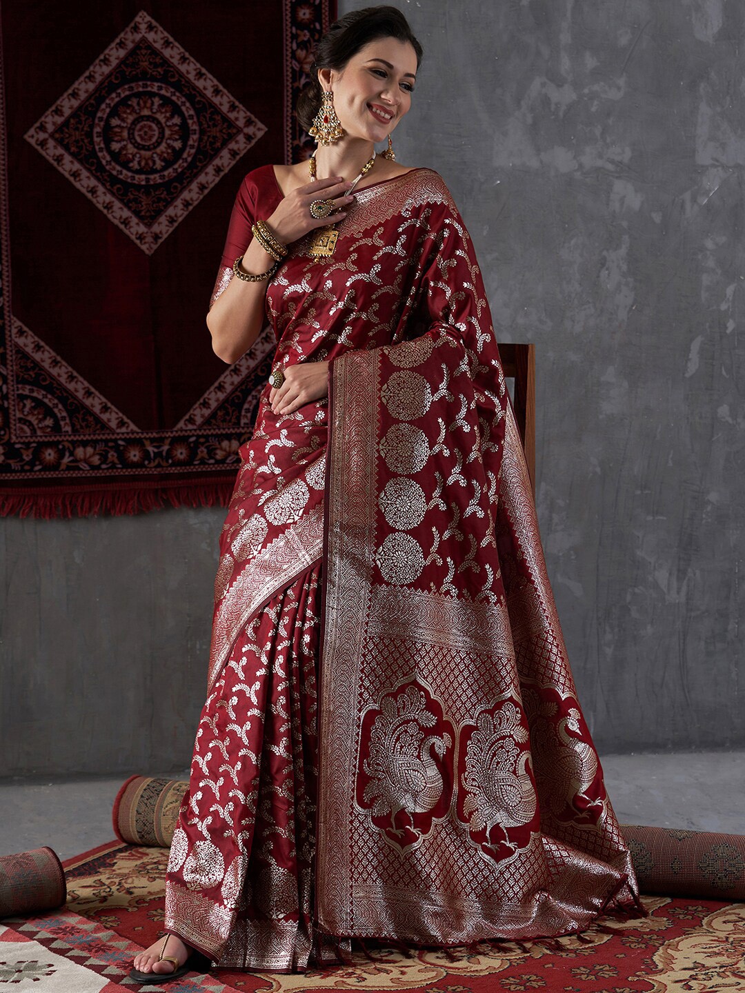 

Mitera Woven Design Zari Kanjeevaram Saree, Maroon