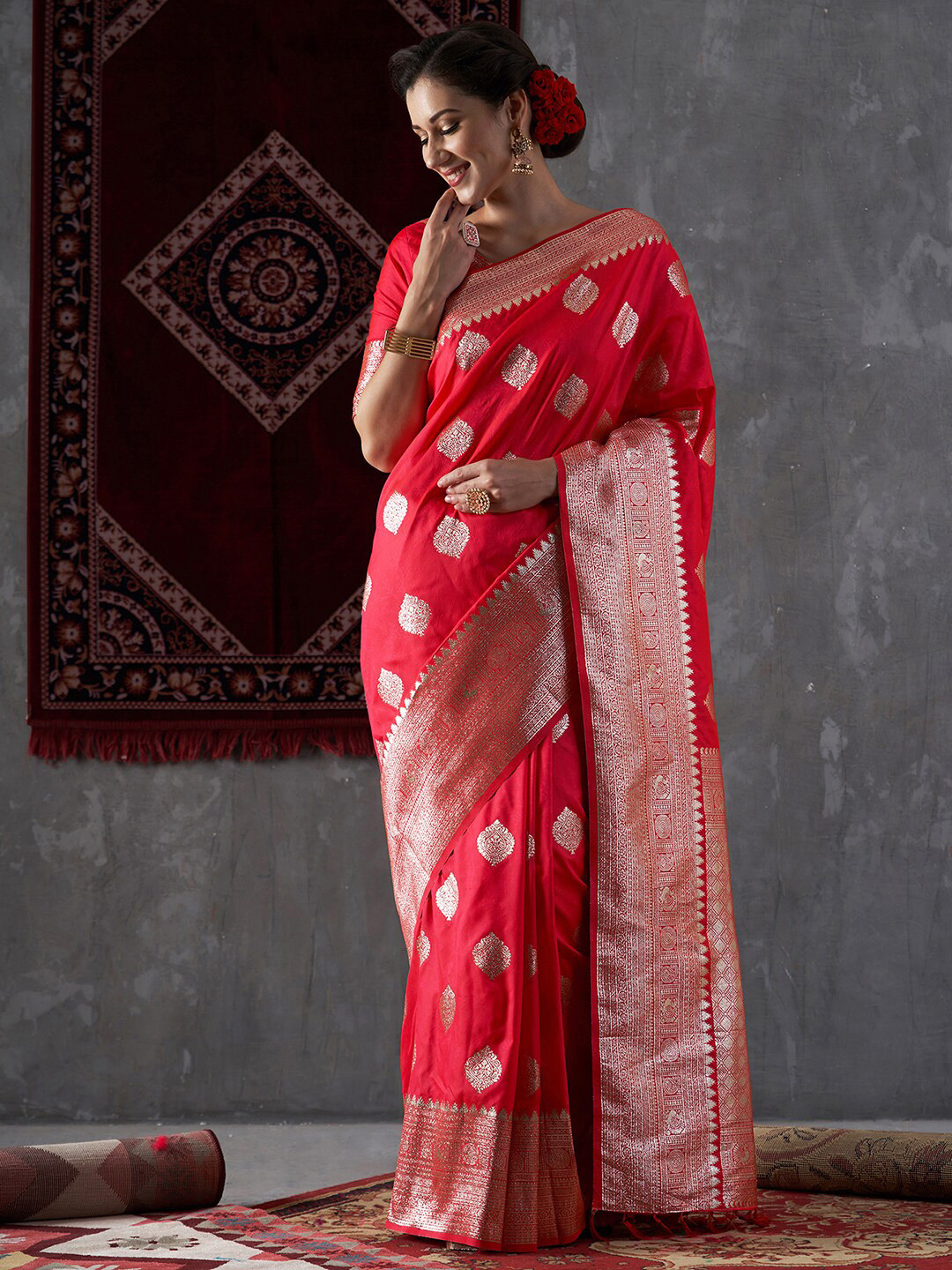 

Mitera Woven Design Zari Kanjeevaram Saree, Pink