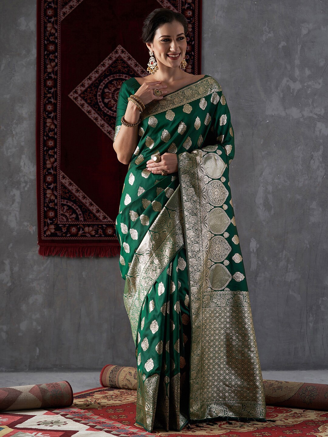 

Mitera Woven Design Zari Kanjeevaram Saree, Green