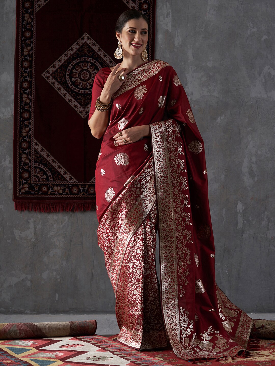

Mitera Ethnic Motifs Woven Design Zari Kanjeevaram Saree, Maroon