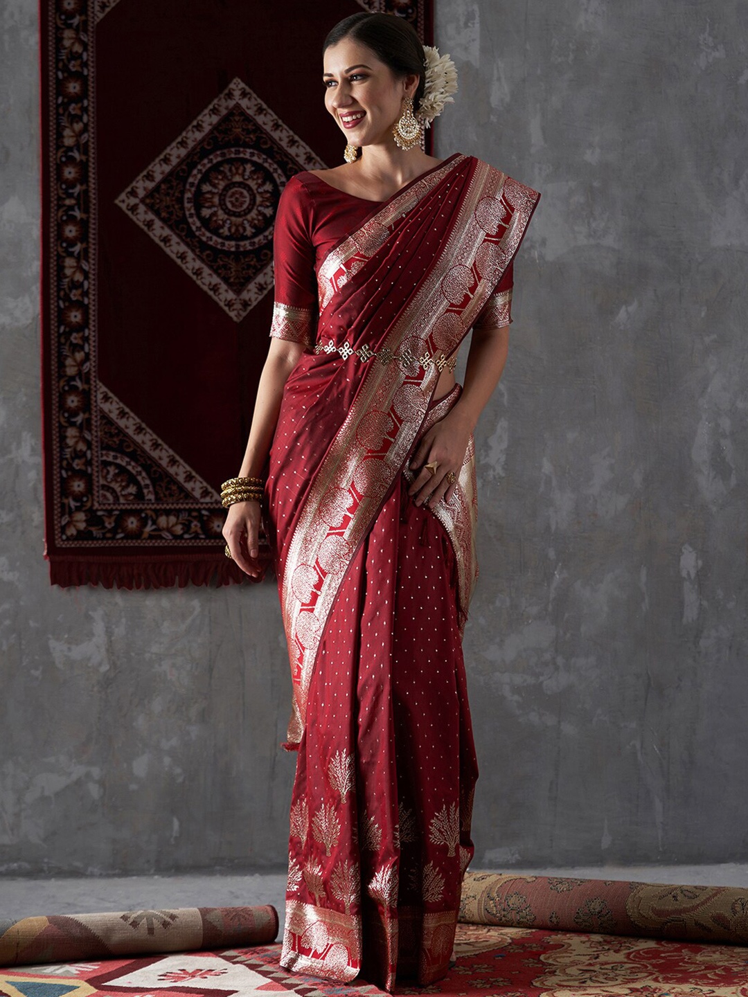 

Mitera Ethnic Motifs Woven Design Zari Kanjeevaram Saree, Maroon