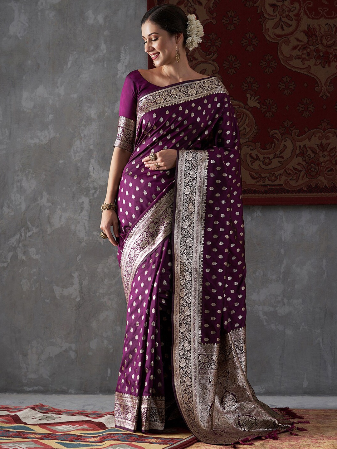 

Mitera Ethnic Motifs Woven Design Zari Kanjeevaram Saree, Purple