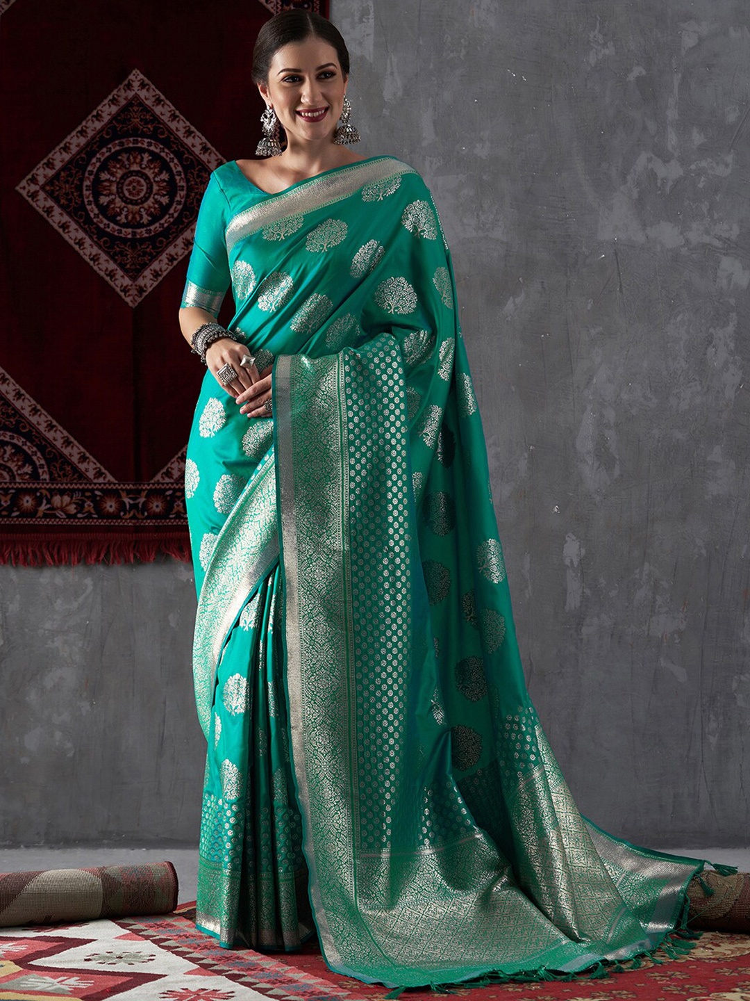 

Mitera Ethnic Motifs Woven Design Zari Kanjeevaram Saree, Sea green