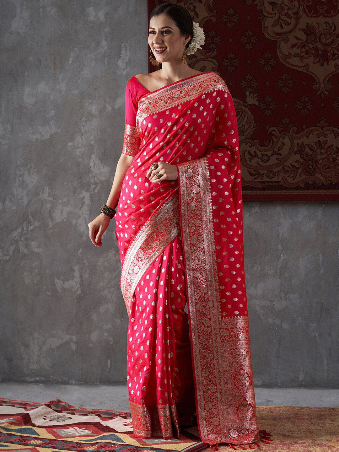 

Mitera Pink & Gold-Toned Woven Design Zari Kanjeevaram Saree