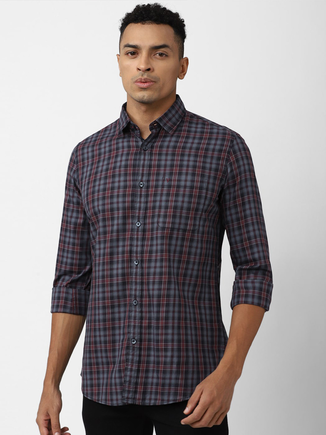 

Van Heusen Sport Slim Fit Tartan Checked Pure Cotton Casual Shirt, Black