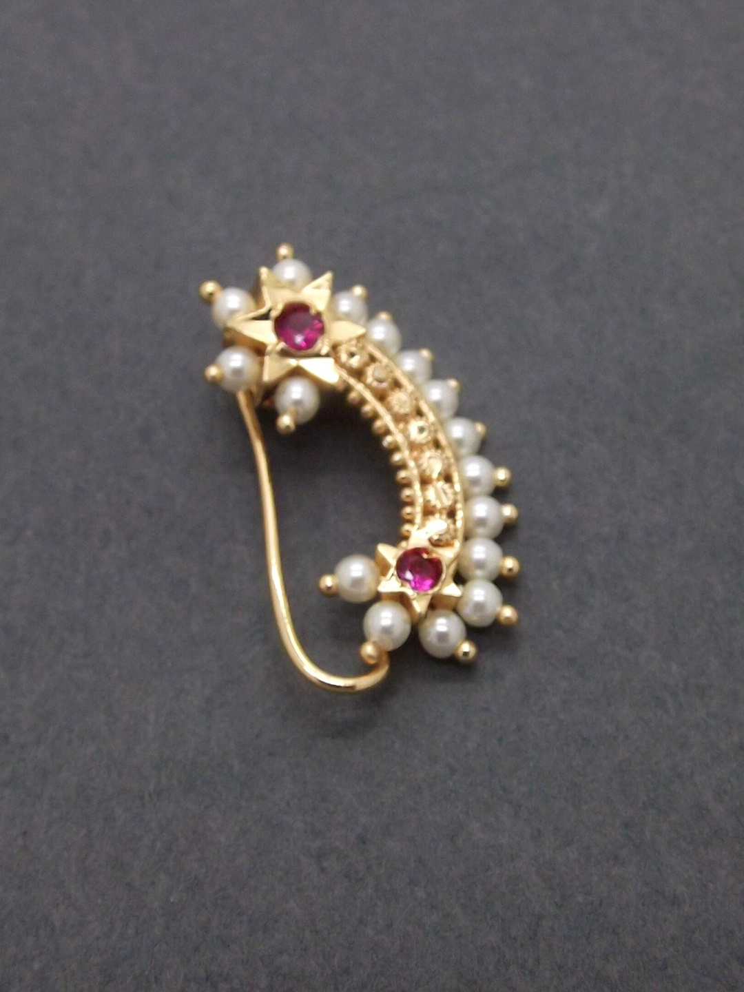 

FEMMIBELLA Gold-Plated Stone-Studded & Beaded Nosepin