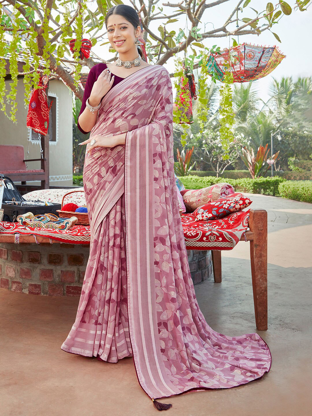 

Saree mall Floral Printed Poly Chiffon Block Print Saree, Mauve