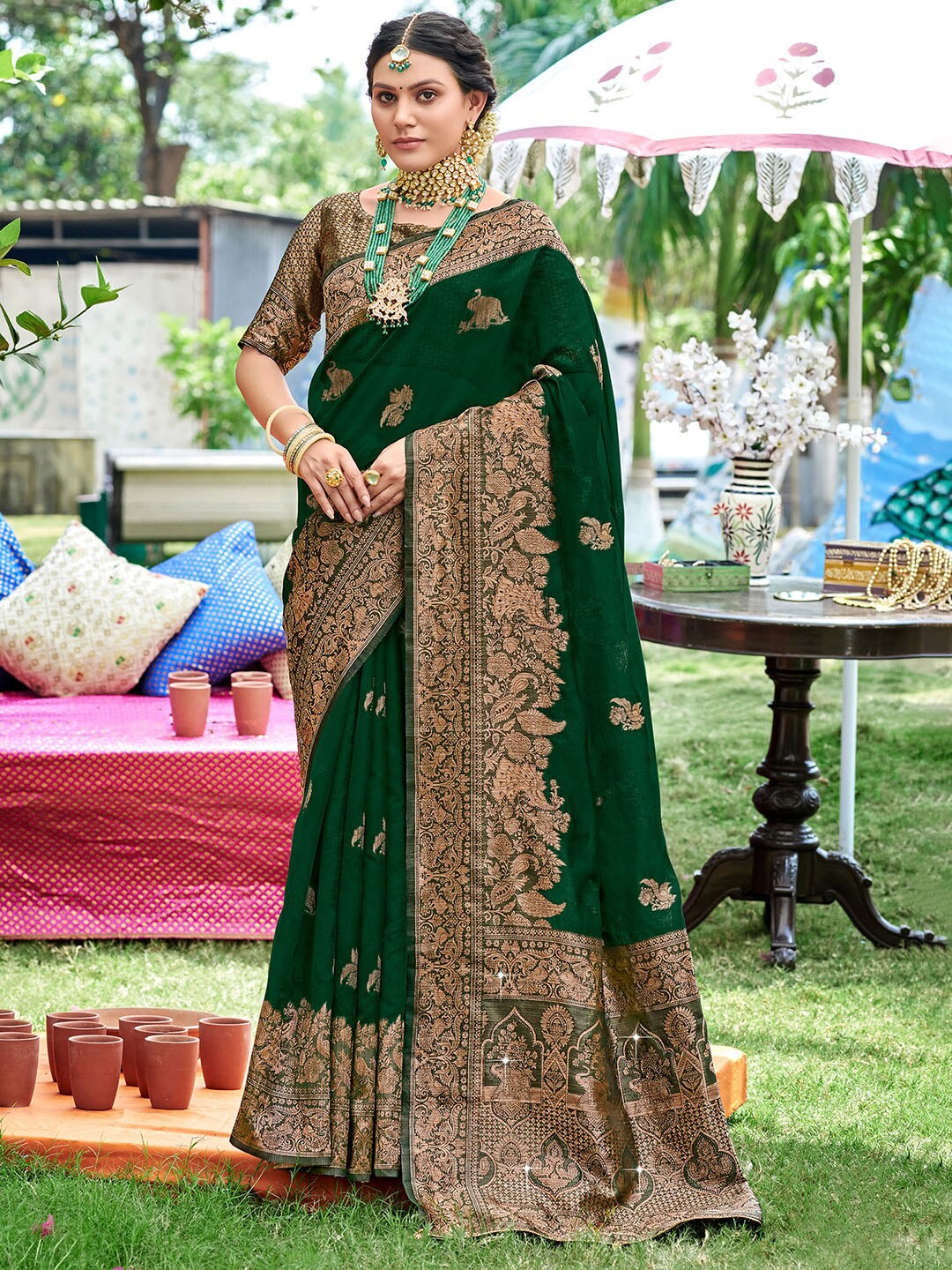 

Saree mall Ethnic Motifs Woven Design Zari Organza Banarasi Sarees, Green