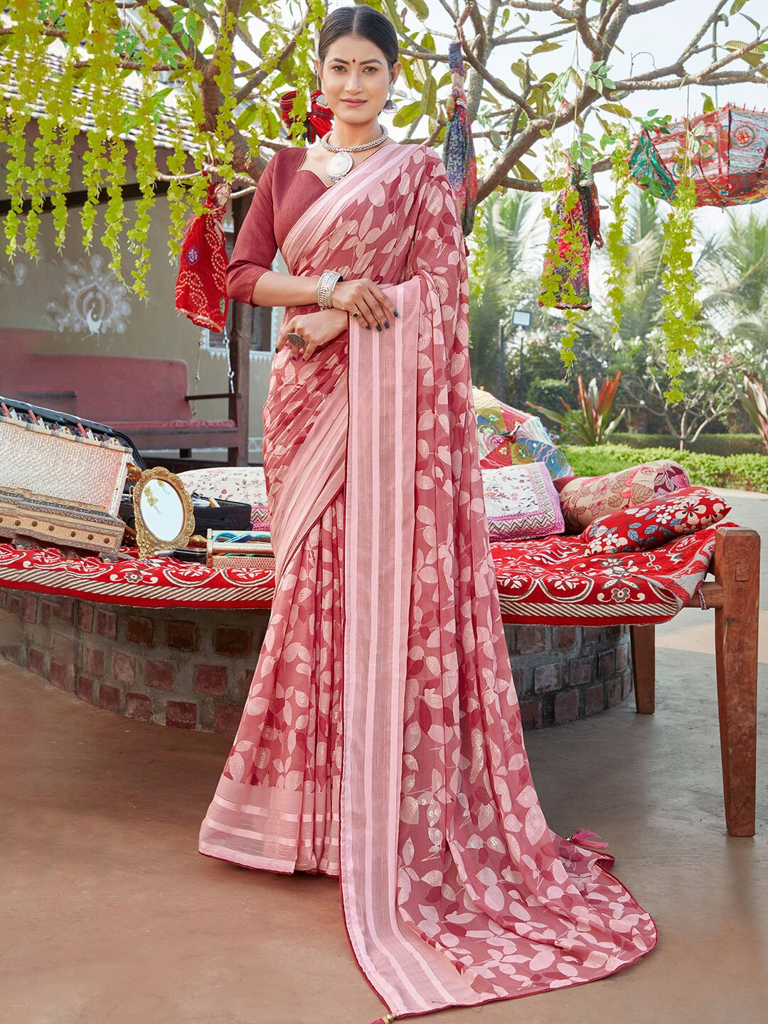 

Saree mall Floral Printed Poly Chiffon Block Print Saree, Maroon