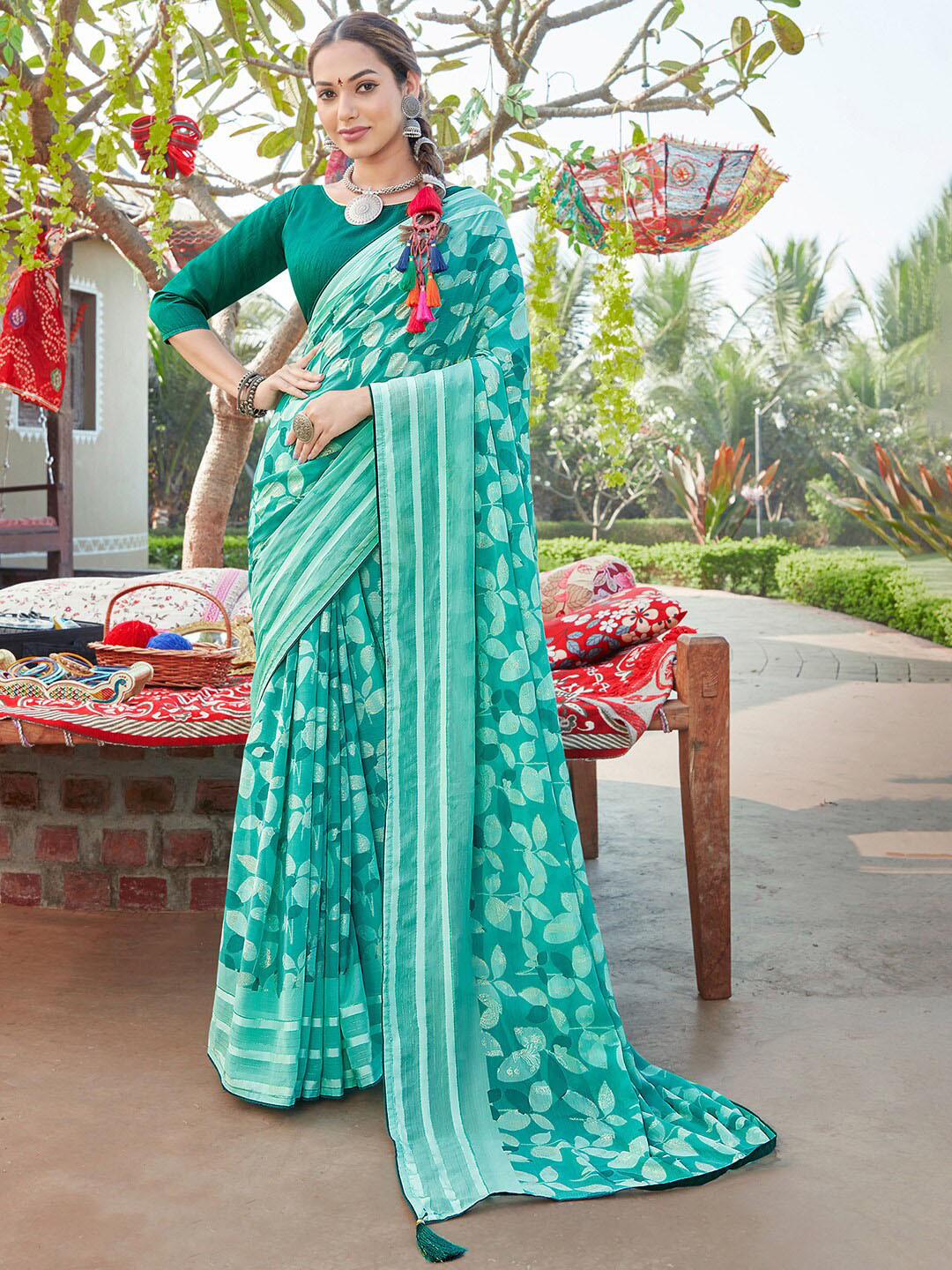 

Saree mall Floral Printed Pure Chiffon Block Print Saree, Blue