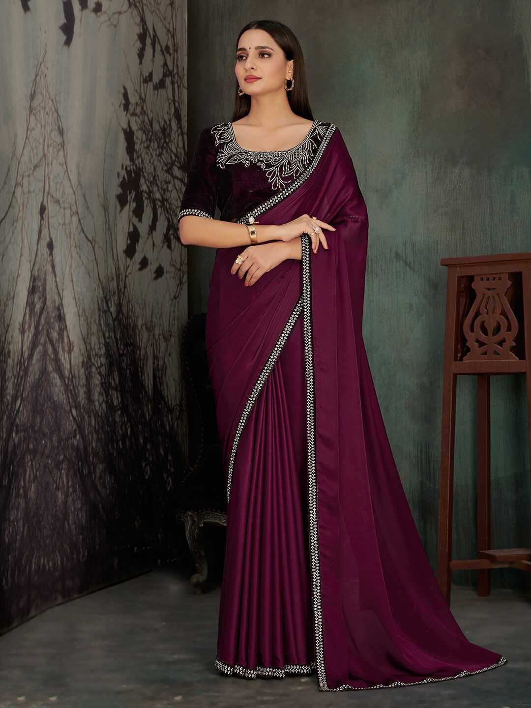 

Saree mall Embellished Border Poly Chiffon Sarees, Burgundy