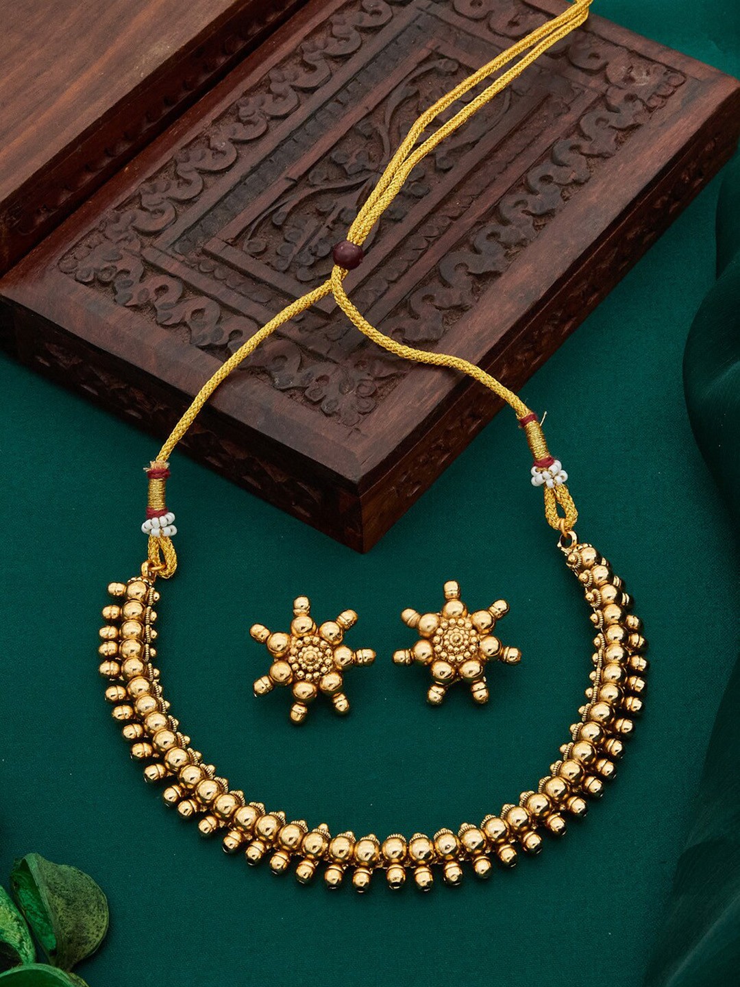 

ROFARWORD Gold Plated & Stone Studded Jewellery Set