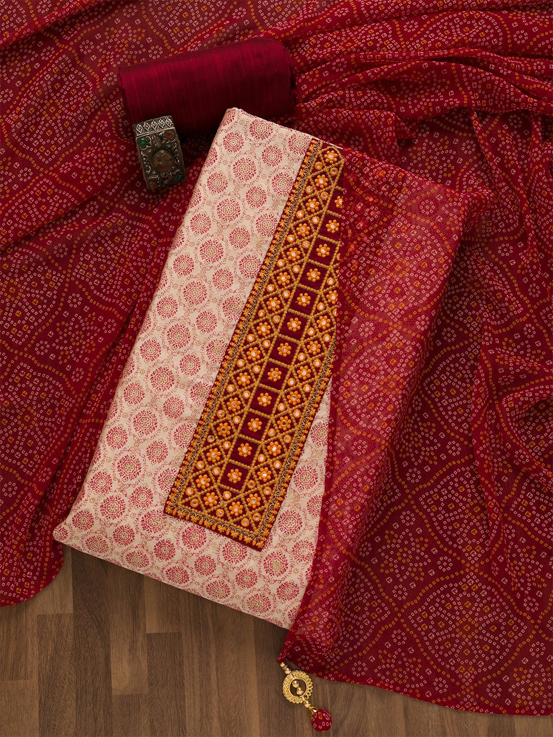 

Koskii Ethnic Motifs Printed Semi-Stitched Dress Material, Cream