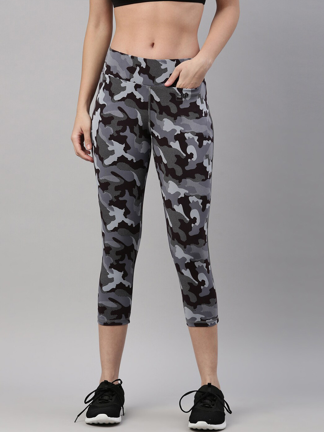 

GOLDSTROMS Printed Knee-Length Dry-Fit Sports Tights, Grey